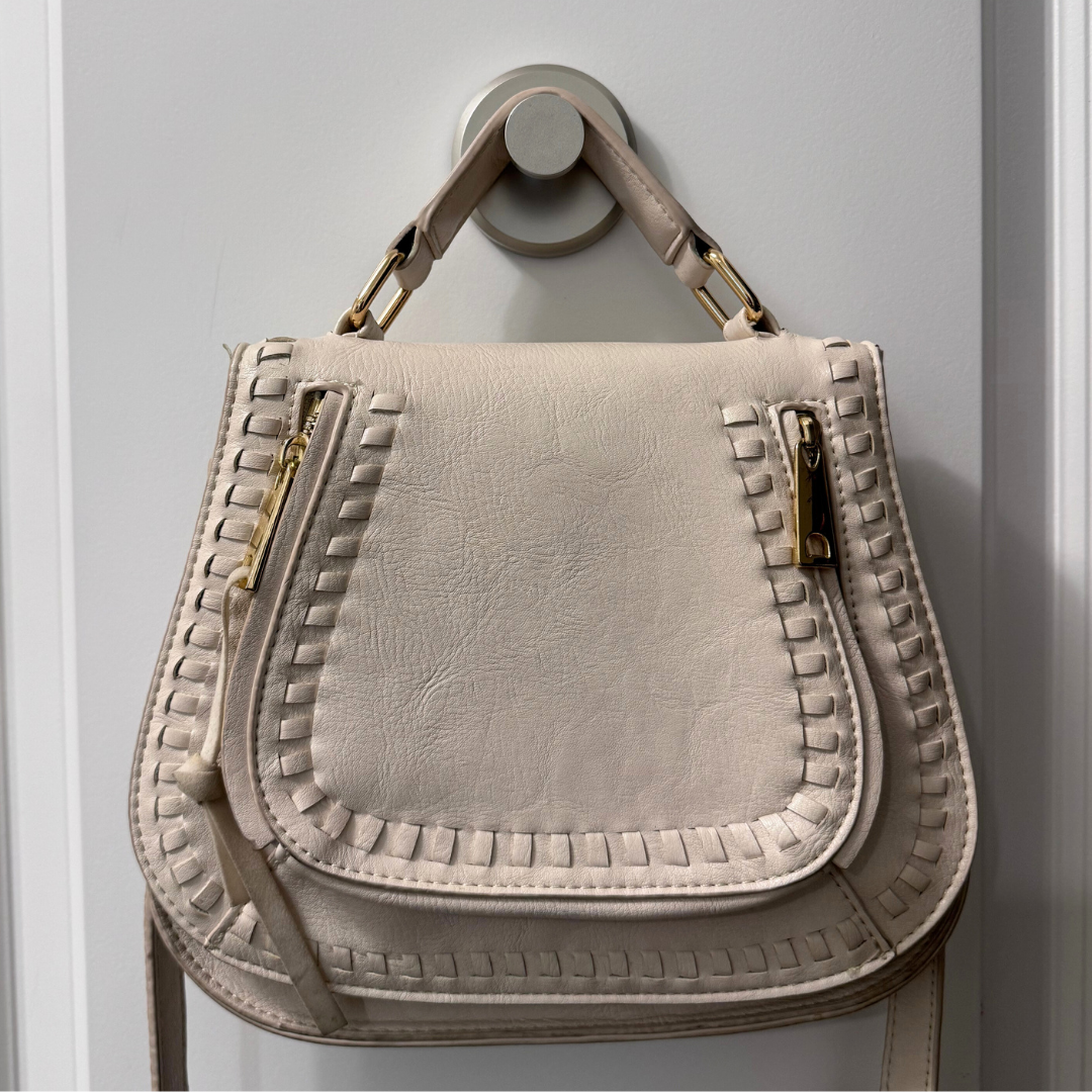 خطاف لاصق فائق الالتصاق، يمكن إعادة وضعه حسب الرغبة